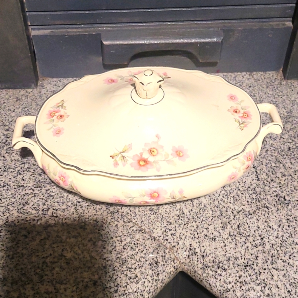 Antique Homer Laughlin